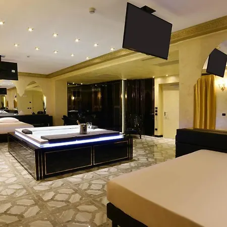 Sweet Hotel